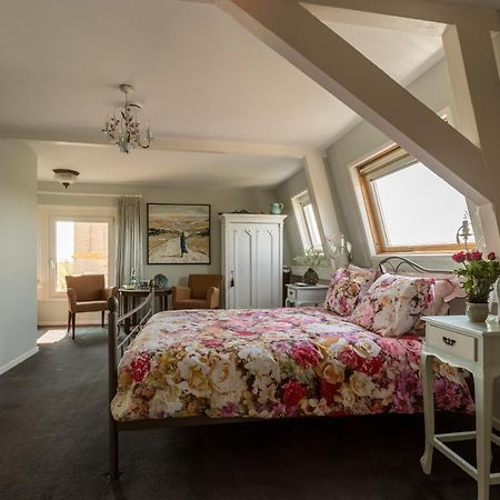 Pastorie Stella Marie Bed & Breakfast Oudeschild Exterior photo